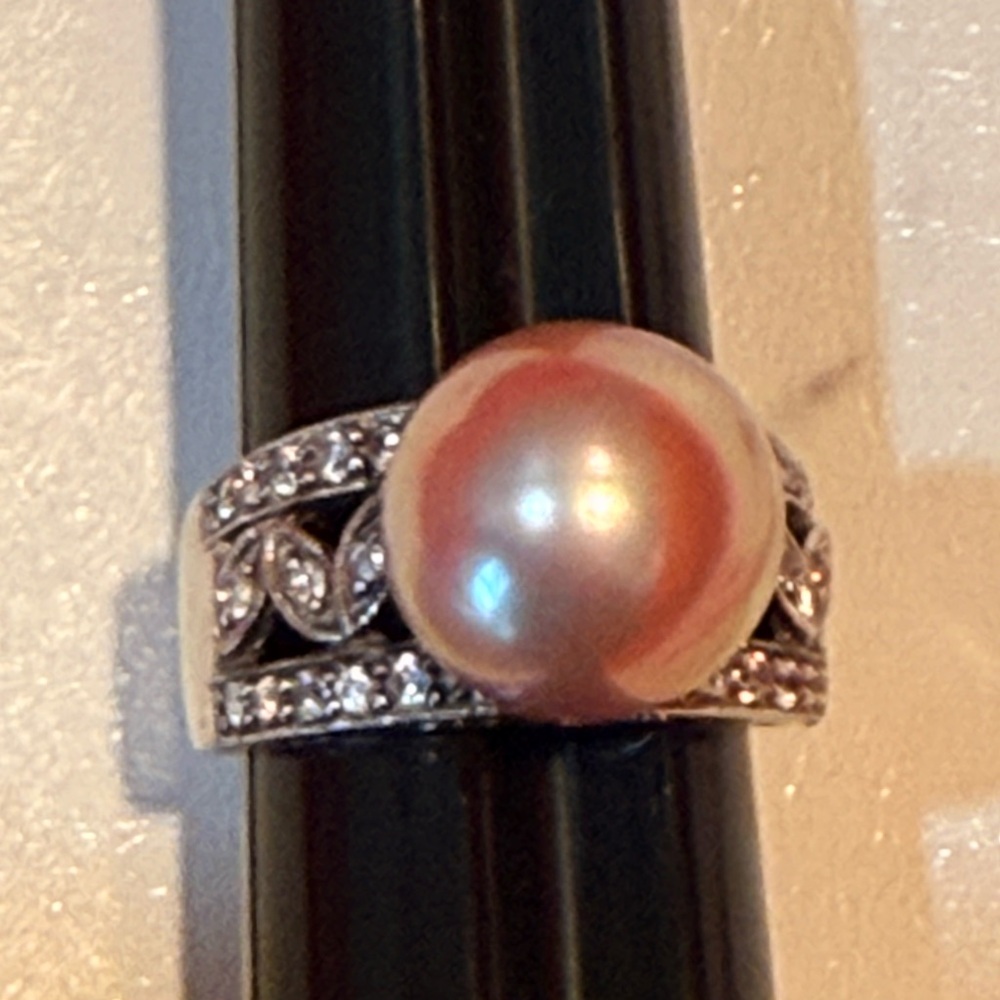 Elegant Pink Pearl and Silver Ring